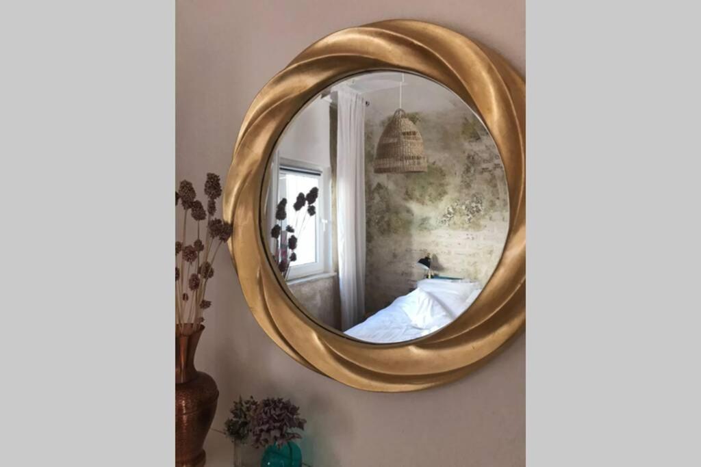 Wunderschoene Wohnung Mit Blick Auf Die Weinberge Neustadt an der Weinstraße Esterno foto